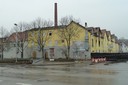 Unterführung vor dem Gebäude