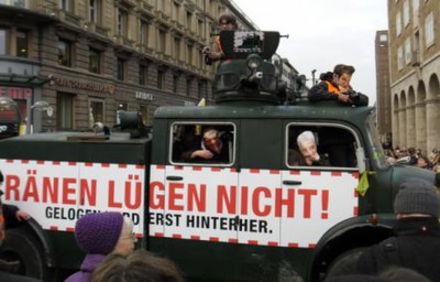 Wasserwerfer auf der Demonstration gegen Stuttgart 21 am 19.Februar 2011
