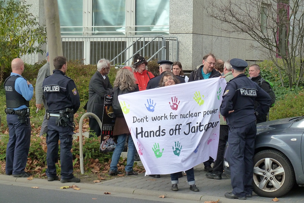 Polizei besucht Protestkundgebung am 21.10.14 bei Areva Offenbach