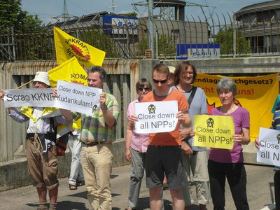 Vor dem AKW 
