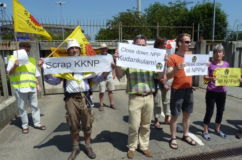 Vor dem AKW