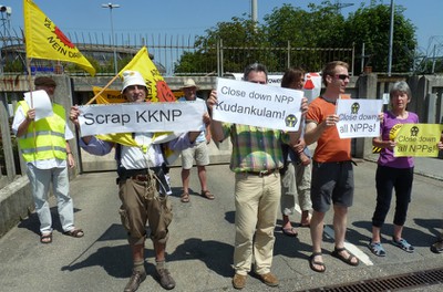 Vor dem AKW