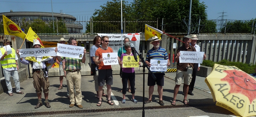 Vor dem AKW