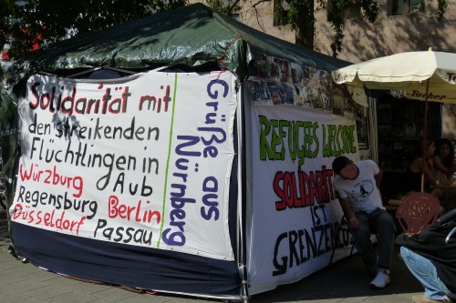 Zelt gegen Abschiebung