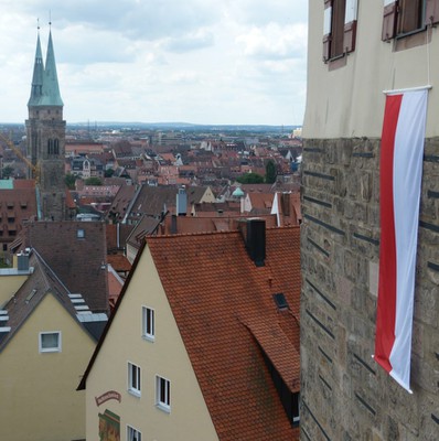 Flaggenstreit-weissrot