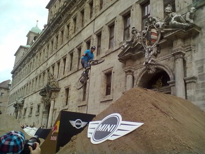 Biker vor dem Rathaus