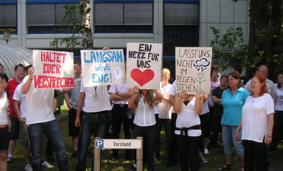 Demo am Vorstand-Parkplatz